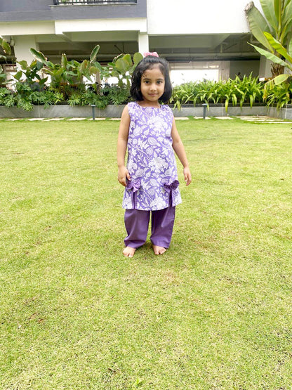 Girls' Lavender Floral Cotton Kurti Pant Set with Bows